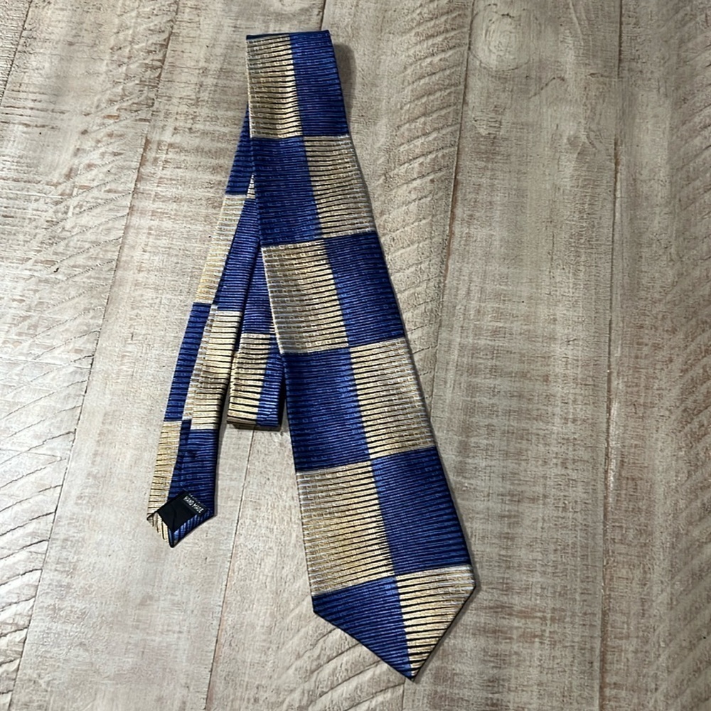 Men’s handmade silk tie by Martin Wong